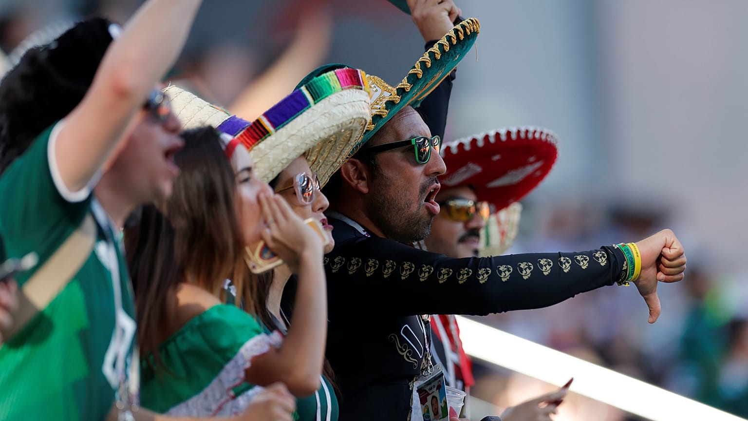 Entre elecciones y Mundial, los tuiteros mexicanos necesitan más manos