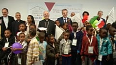 Refugees land in Rome by plane