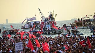 İzmir'de Cumhurbaşkanı Erdoğan'a küfrettiği iddia edilen 5 kişi tutuklandı