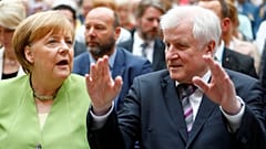 Seehofer: "Niemand in der CSU will Bundesregierung gefährden"