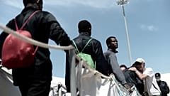 Mentés testközelből a Földközi-tengeren