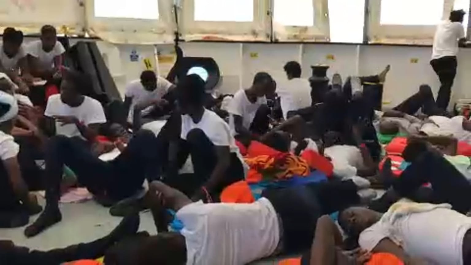 Crise dos refugiados domina cimeira europeia