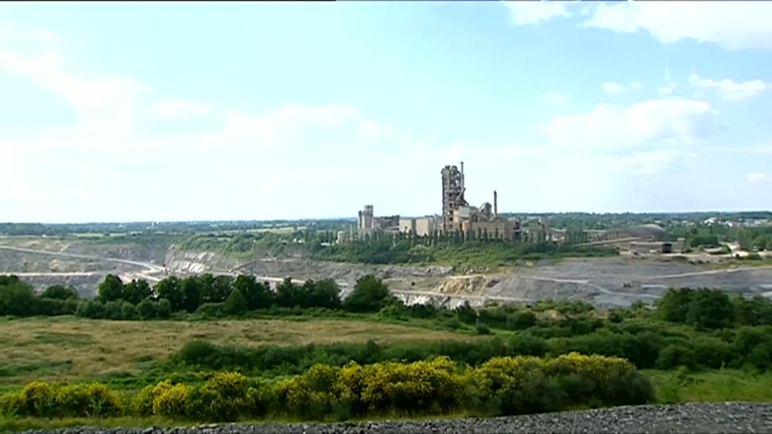 Lafarge inculpé pour "complicité de crimes contre l'humanité"