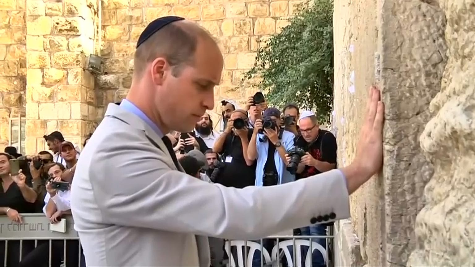 Prinz William besucht Grab von Urgroßmutter in Jerusalem 
