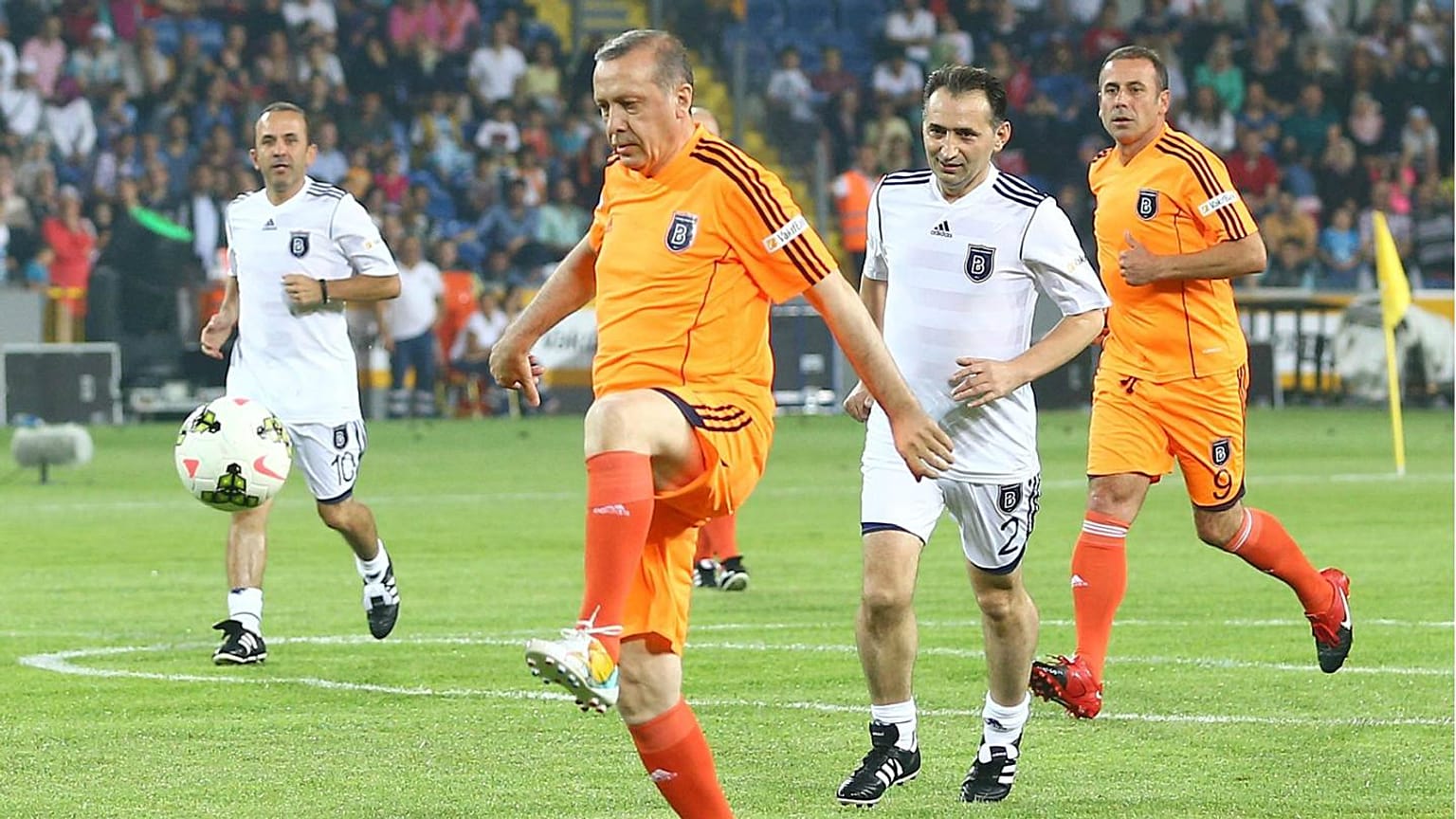Cumhurbaşkanı Erdoğan 1970'lerde 'İmam Beckenbauer' lakabıyla anılıyordu.