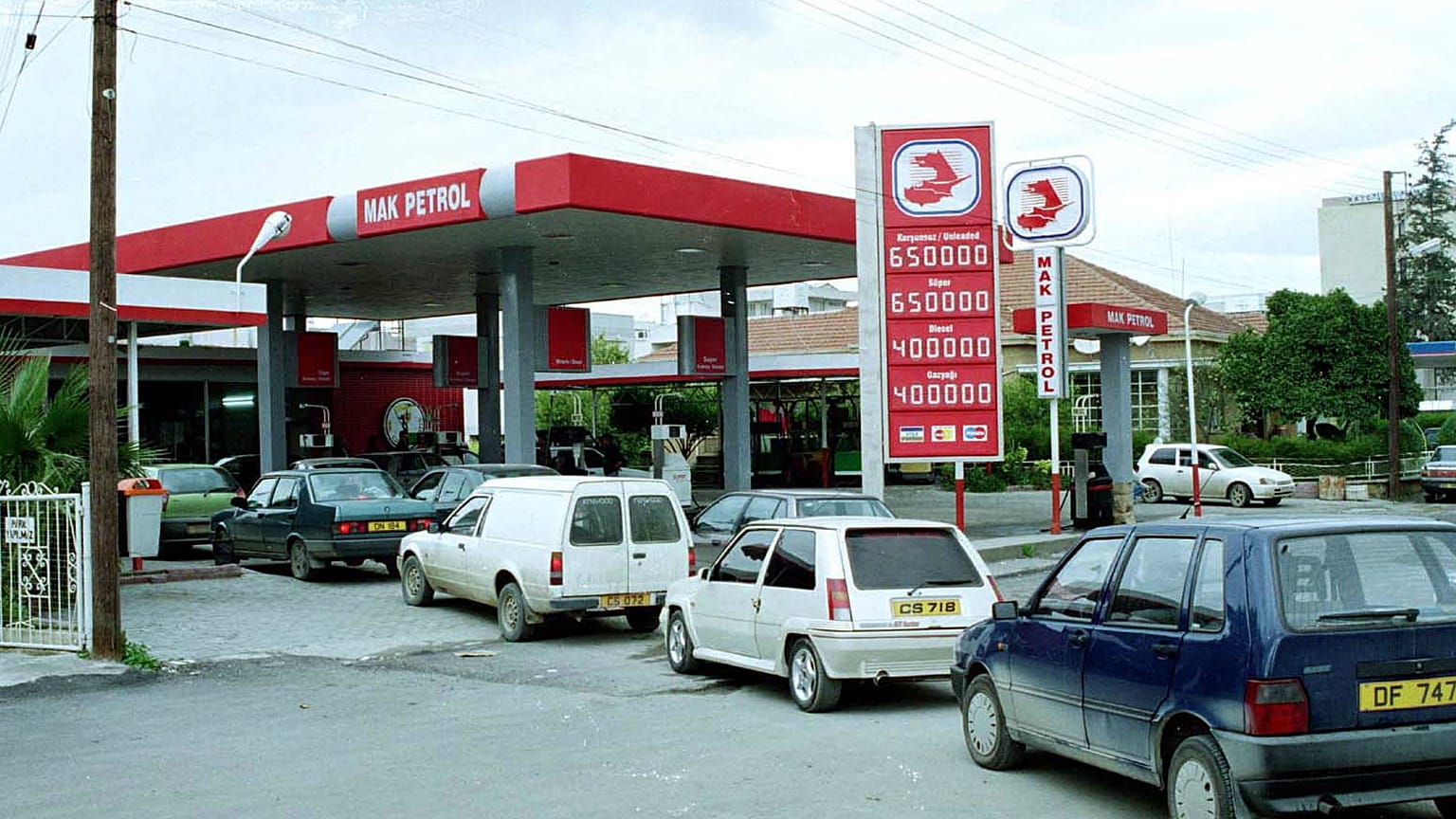 Güney Kıbrıs, KKTC'den akaryakıt alımına yasak getirdi