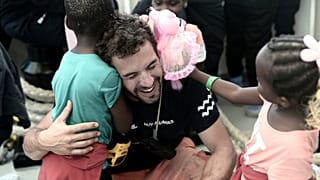 Οι ιστορίες των επιβαινόντων του Aquarius στο Euronews
