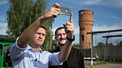 Олег Навальный вышел из колонии