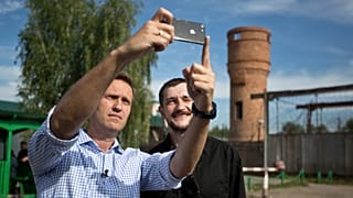 Олег Навальный вышел из колонии