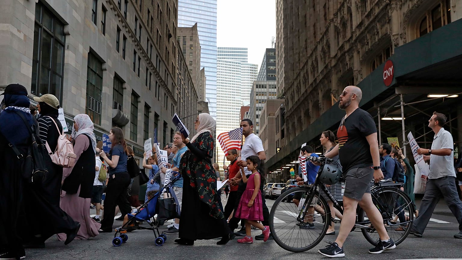 Natives in Western countries overestimate number of immigrants: survey