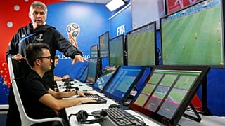 غرفة مشروع حكم الفيديو الخاصة بالفيفا - رويترز