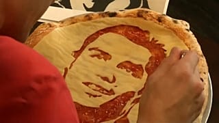 Futbol aşığı bir Rus şef pizzalarında Ronaldo ve Luis Suarez'i resmetti 