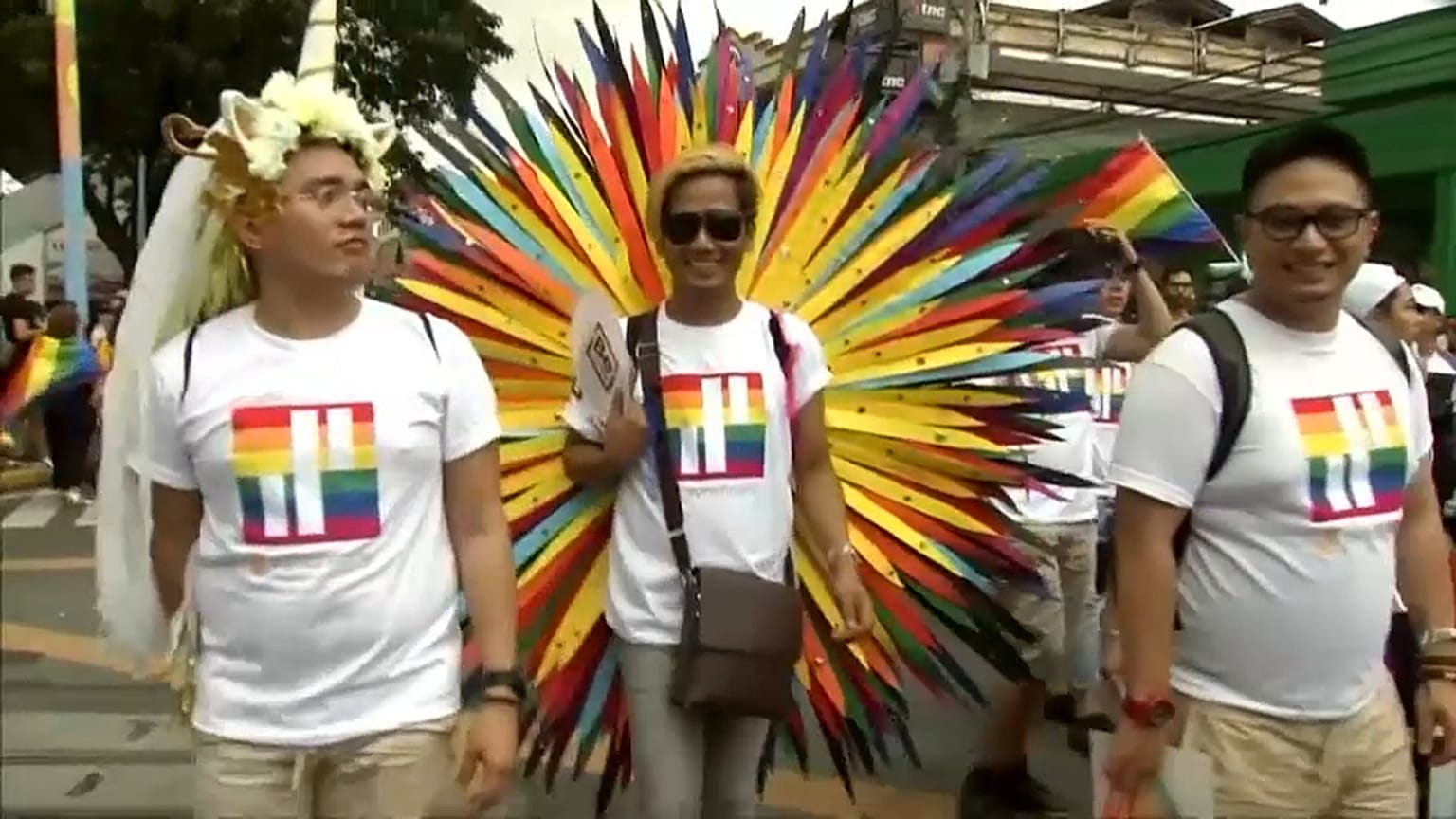 Bunter Festumzug in Manila