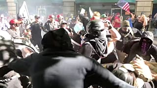 Στους δρόμους κατά της μεταναστευτικής πολιτικής Τραμπ