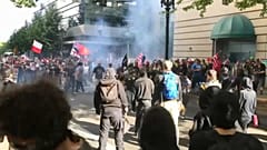Rival groups clash at immigration rally in U.S.
