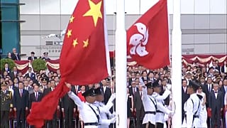 Hong Kong conmemora su vuelta a China entre protestas