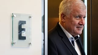 Будущее Меркель в руках Зеехофера