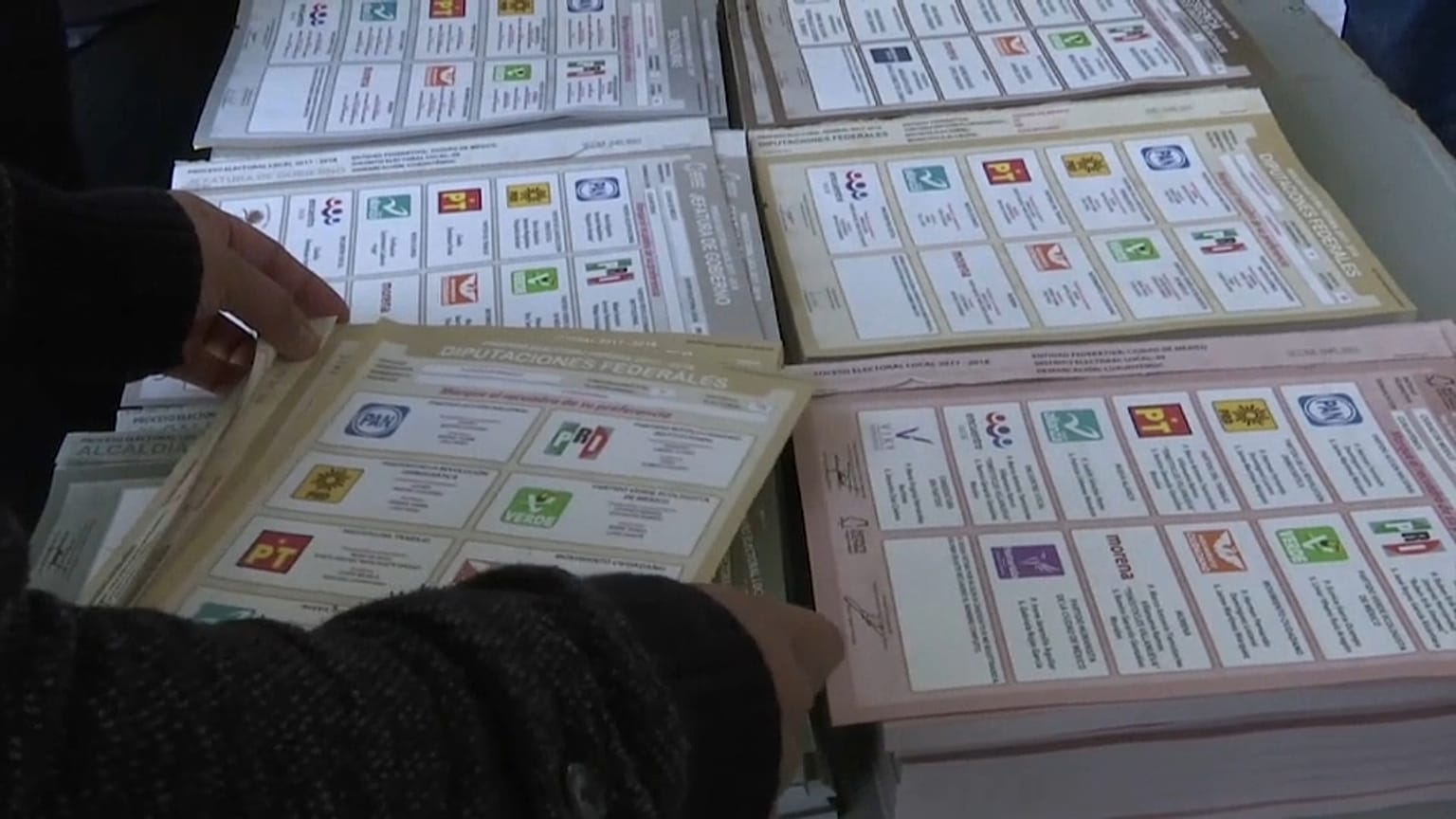 Cierre de urnas en México para unas elecciones históricas