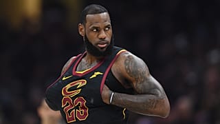 LeBron James part aux Lakers