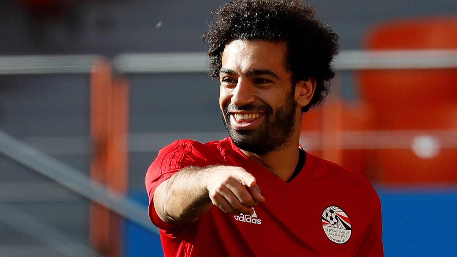 محمد صلاح خلال مرانه مع منتخب بلاده في إيكاترينبرج في روسيا