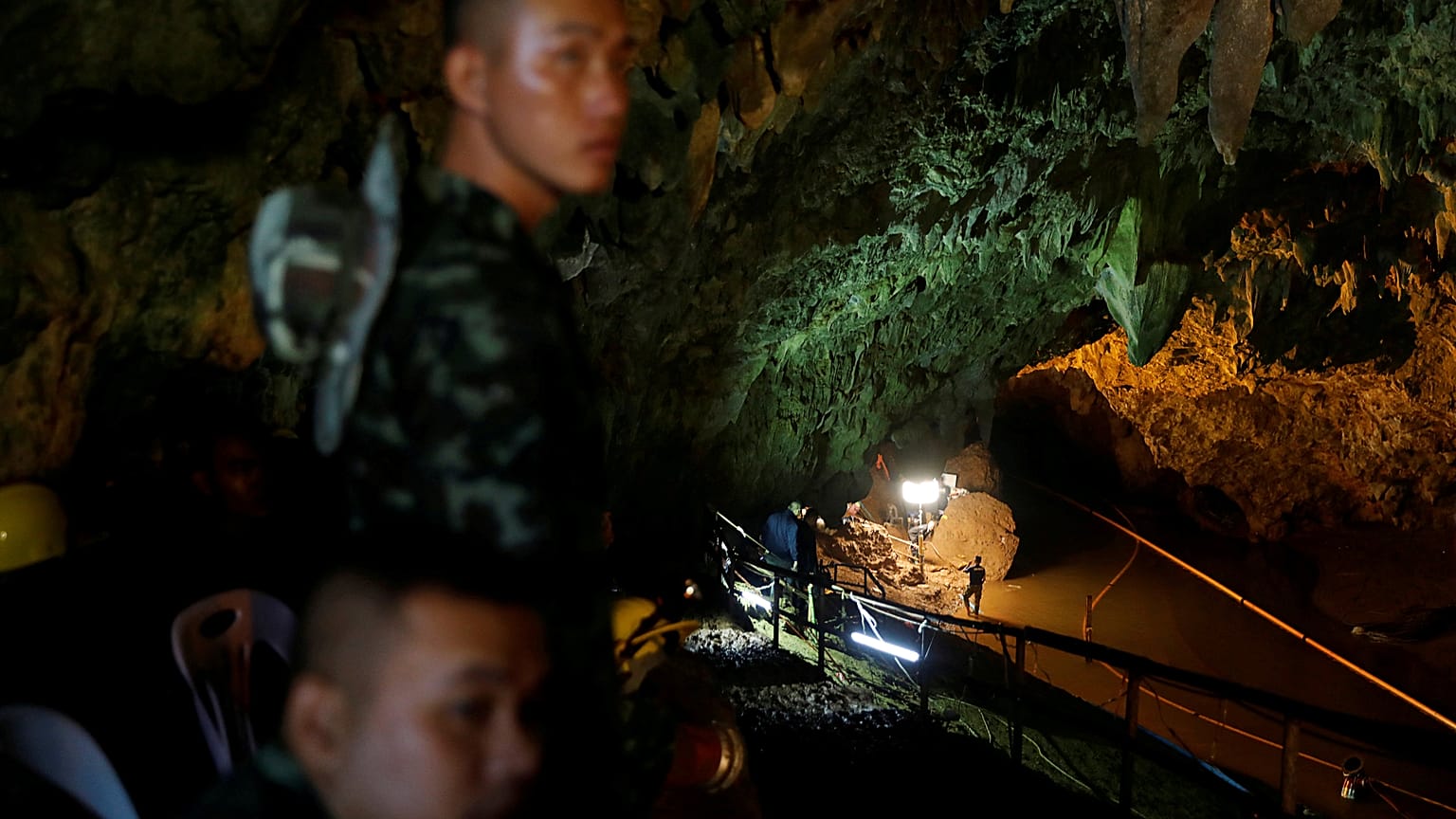 L'espoir subsiste pour les disparus de la grotte