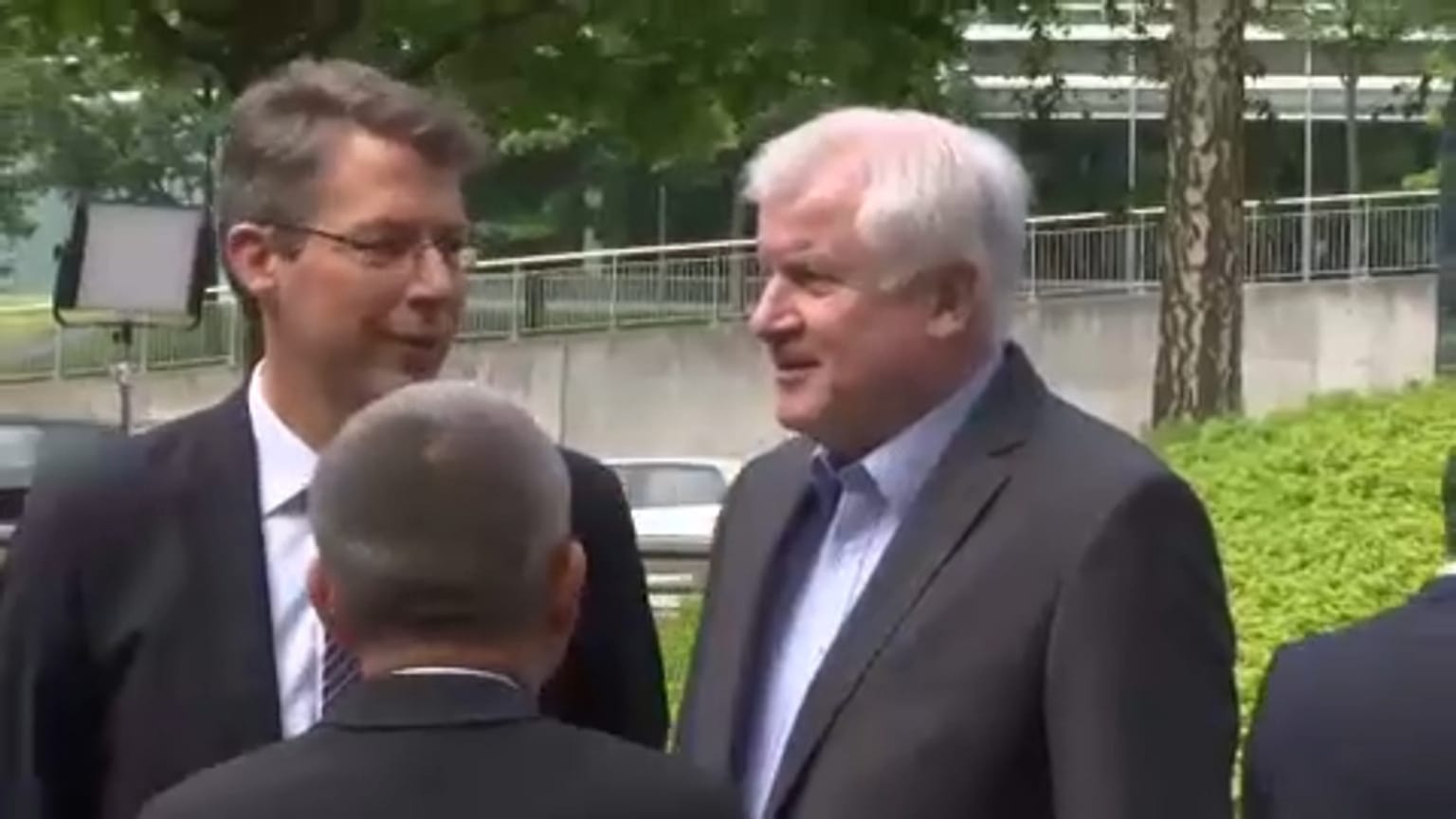 Seehofer megerősítette lemondási szándékát