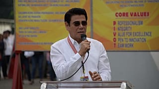 Mayor 'killed by sniper' during city hall ceremony in Philippines