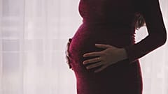 البدء بتطوير مبيض صناعي لمساعدة النساء على الحمل بعد علاج السرطان
