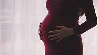 البدء بتطوير مبيض صناعي لمساعدة النساء على الحمل بعد علاج السرطان
