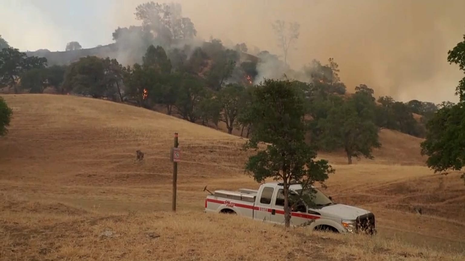 Incêndio provoca evacuações no norte da Califórnia