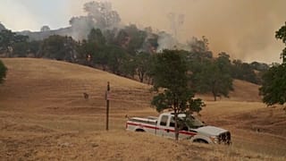 Incêndio provoca evacuações no norte da Califórnia