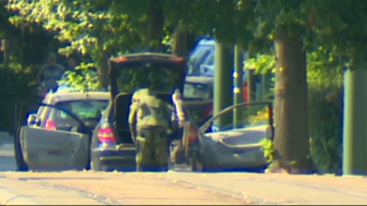 Paris'te İranlı muhaliflere yönelik saldırı hazırlığı içinde olan 3 kişi yakalandı