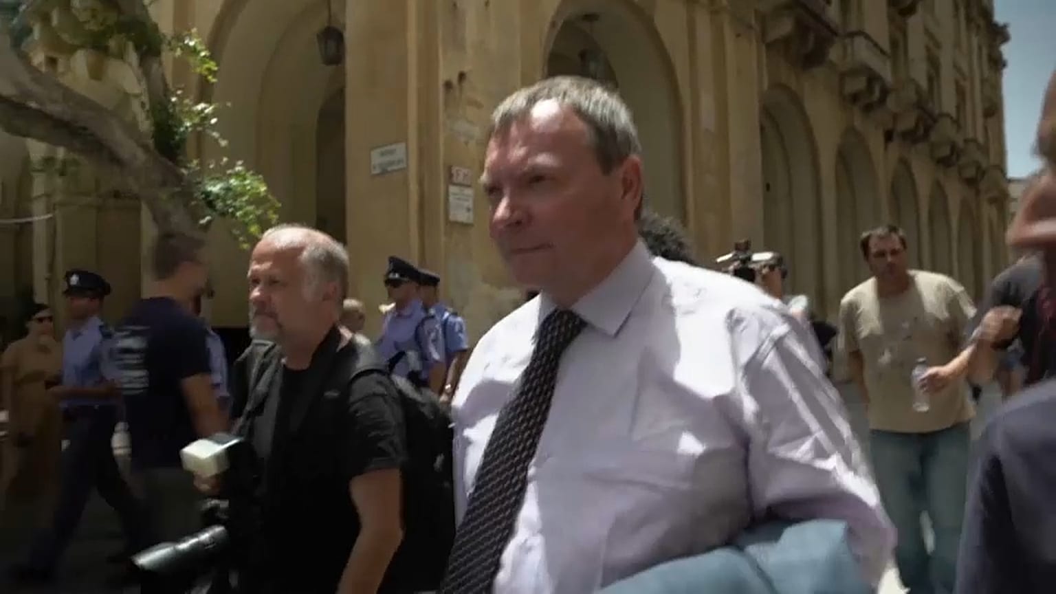 Sequestrato il passaporto del capitano della Lifeline: l'uomo bloccato a Malta. 