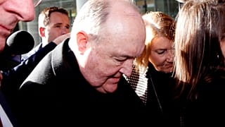 Arcebispo australiano condenado por encobrir abusos sexuais de menores