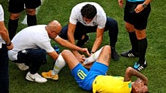 Neymar continua a rotolare nei meme sui social network
