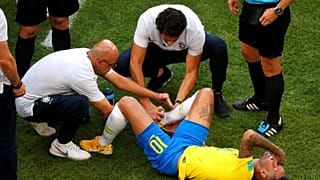 Neymar continua a rotolare nei meme sui social network