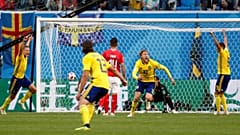 Forsberg celebra o golo que abriu a porta dos "quartos" aos nórdicos