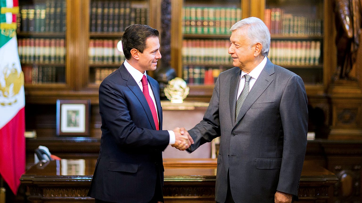 López Obrador garantiza a Peña Nieto una transición "sin sobresaltos"
