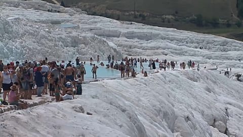 Türkei: Besuchermagnet "Baumwollschloss"