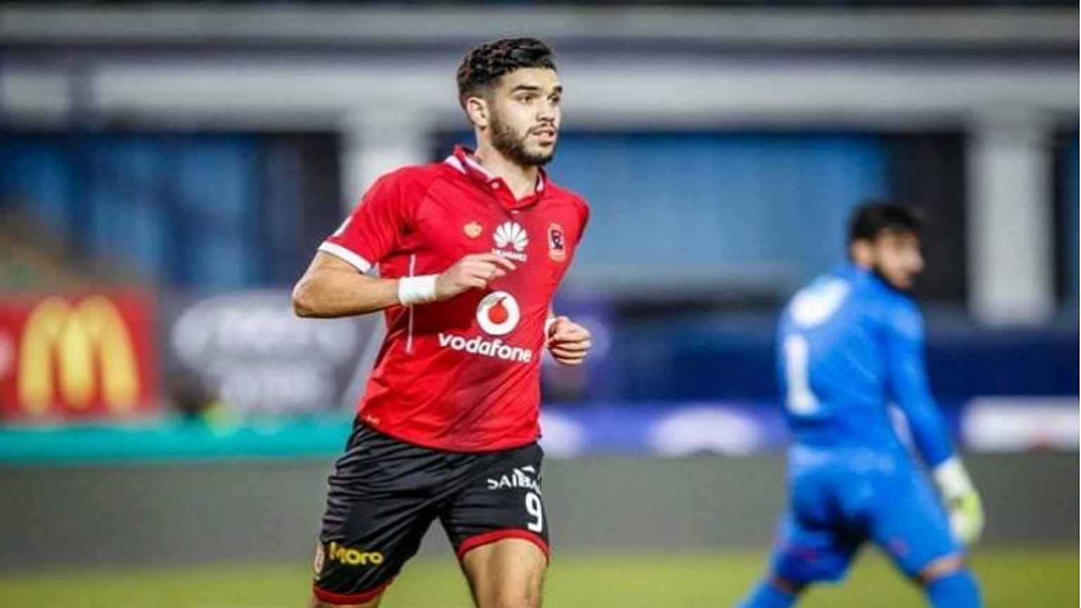 الأهلي المصري يبيع المغربي أزارو إلى "هيبي فورتشن" الصيني