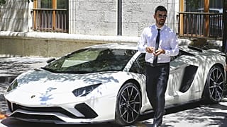 Eski Moto GP pilotu Kenan Sofuoğlu'ndan Meclis'e hızlı giriş