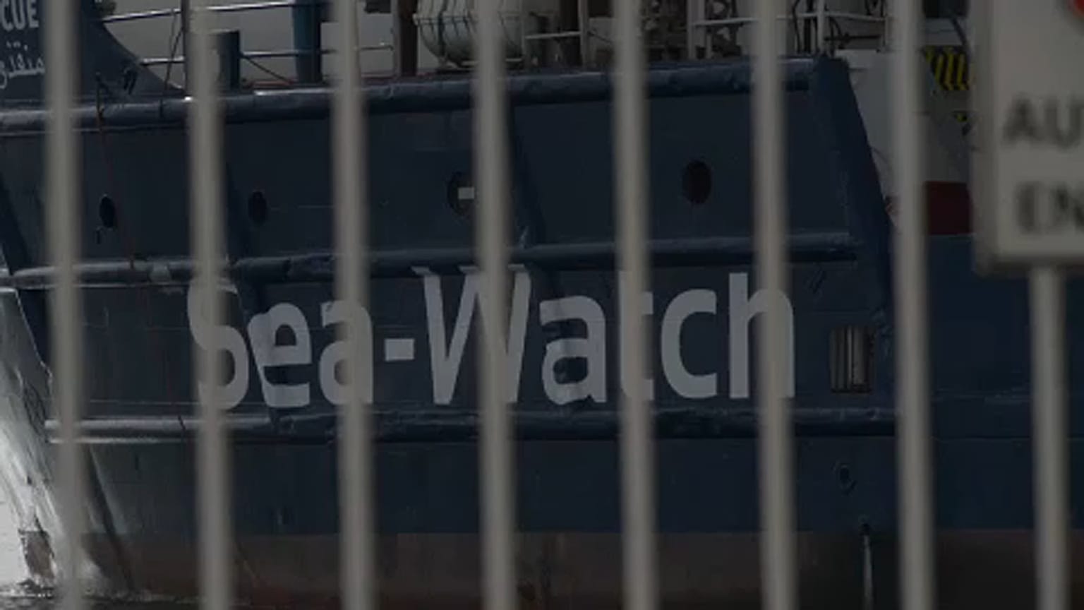 ONG e governos em confronto sobre resgate no mar