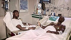 Abidal publica una fotografía con su primo para zanjar la polémica sobre el trasplante de hígado