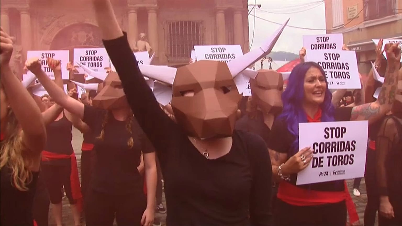 san fermin boğa güreşi protestoları