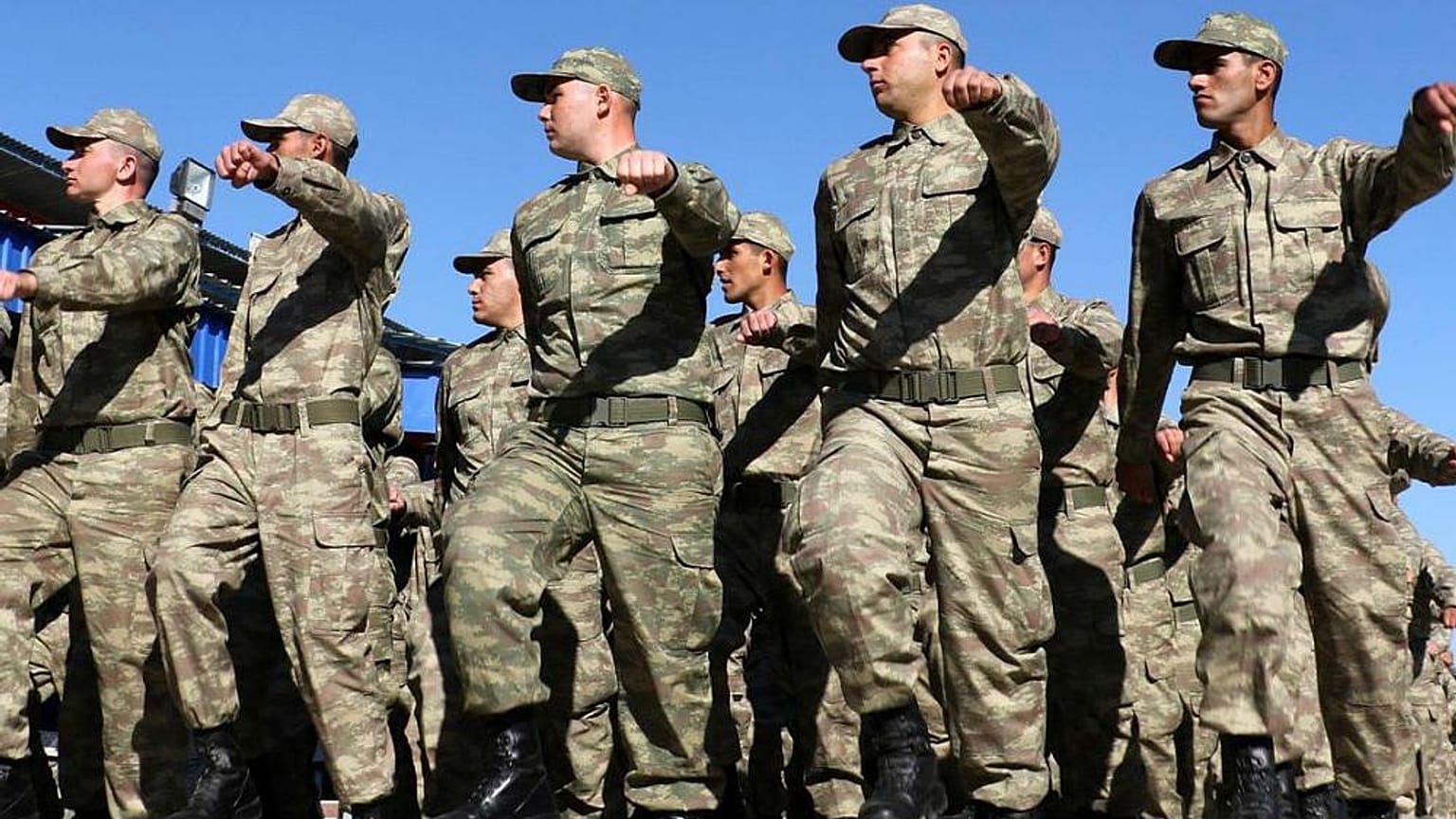 Mahir Ünal bedelli askerlik hakkında konuştu: Masamdaki ilk gündem maddelerinden biri olacak