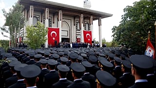 عکس تزئینی است