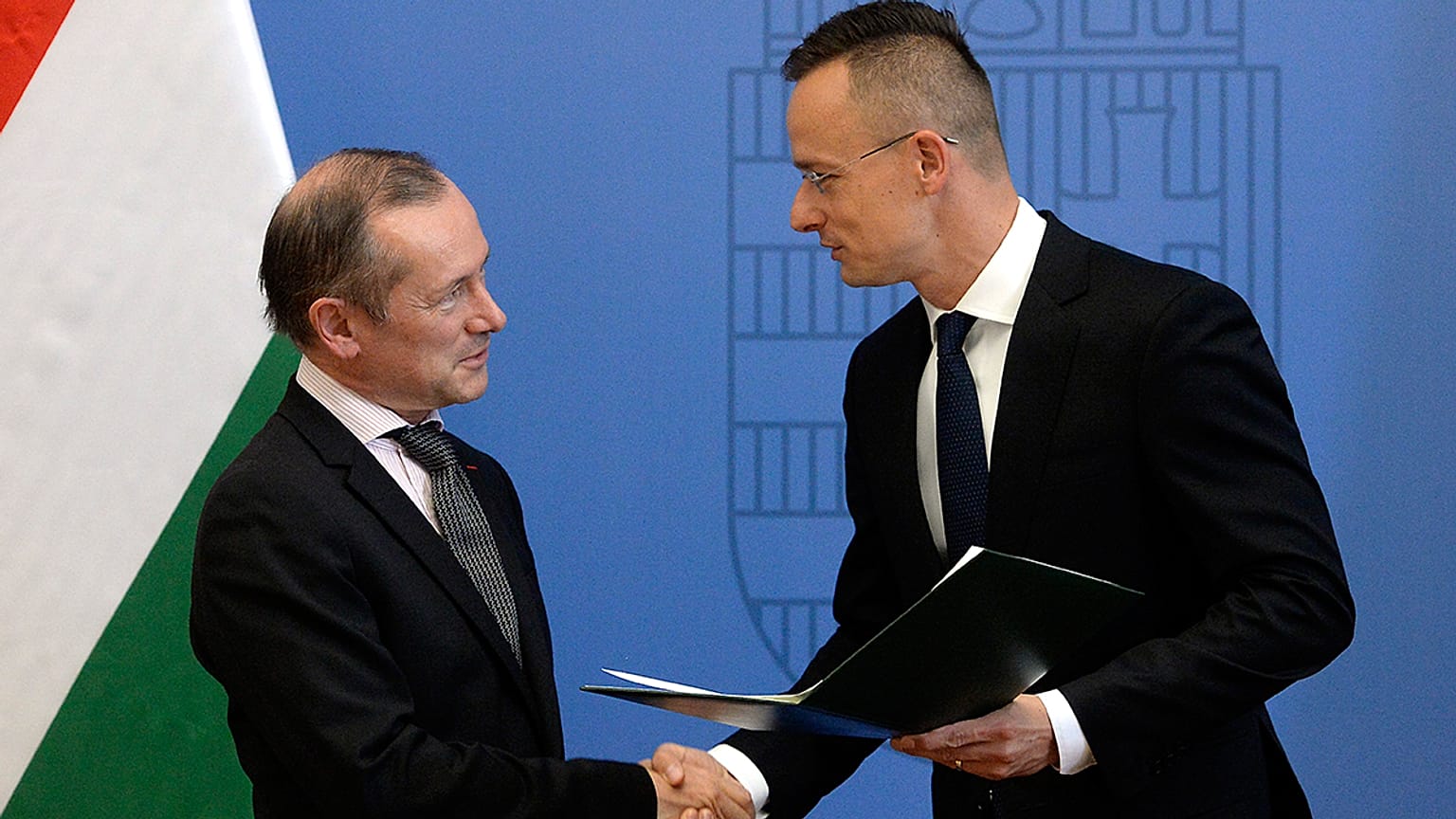 Magyar kitüntetés az Orbánt dicsérő francia nagykövetnek