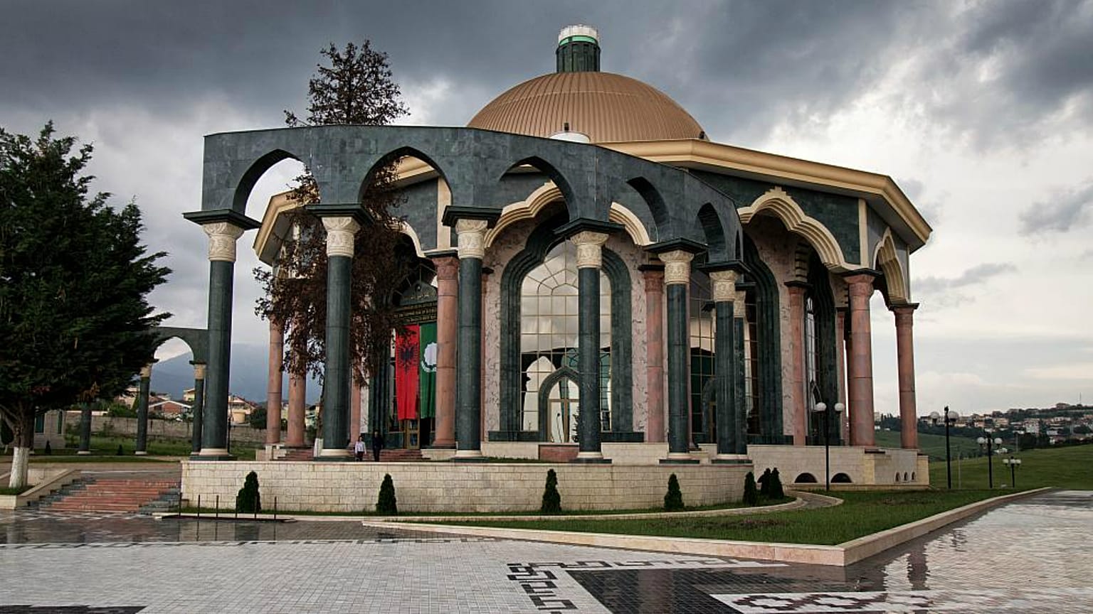 "Bektaşi insan demektir. Biri insan değilse, Bektaşi olamaz"