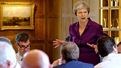 May anuncia plano para o Brexit e Bruxelas toma nota 