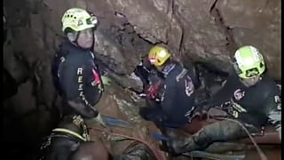 Συγκλονίζουν τα σημειώματα των παγιδευμένων παιδιών